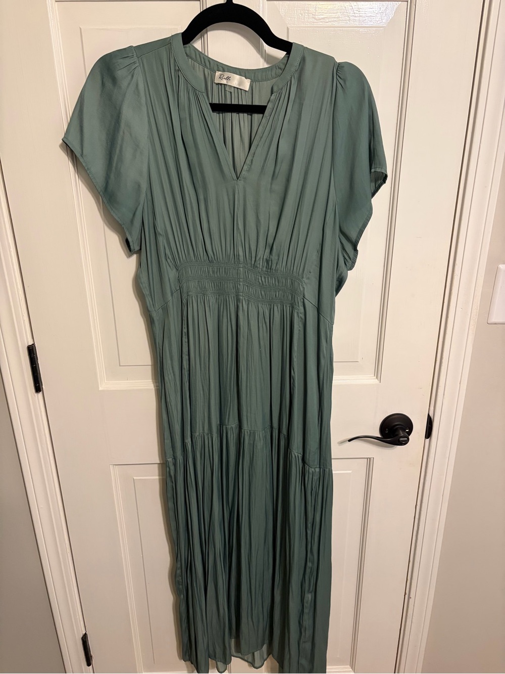 Rielle Sage Green V-Neck Tiered Smocked Midi Dress - Large